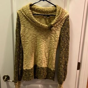 Buckle BKE dark tan and olive sweater